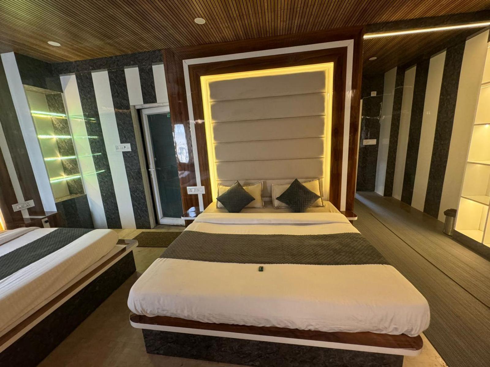 רישיקש Hotel Dev Ganga מראה חיצוני תמונה