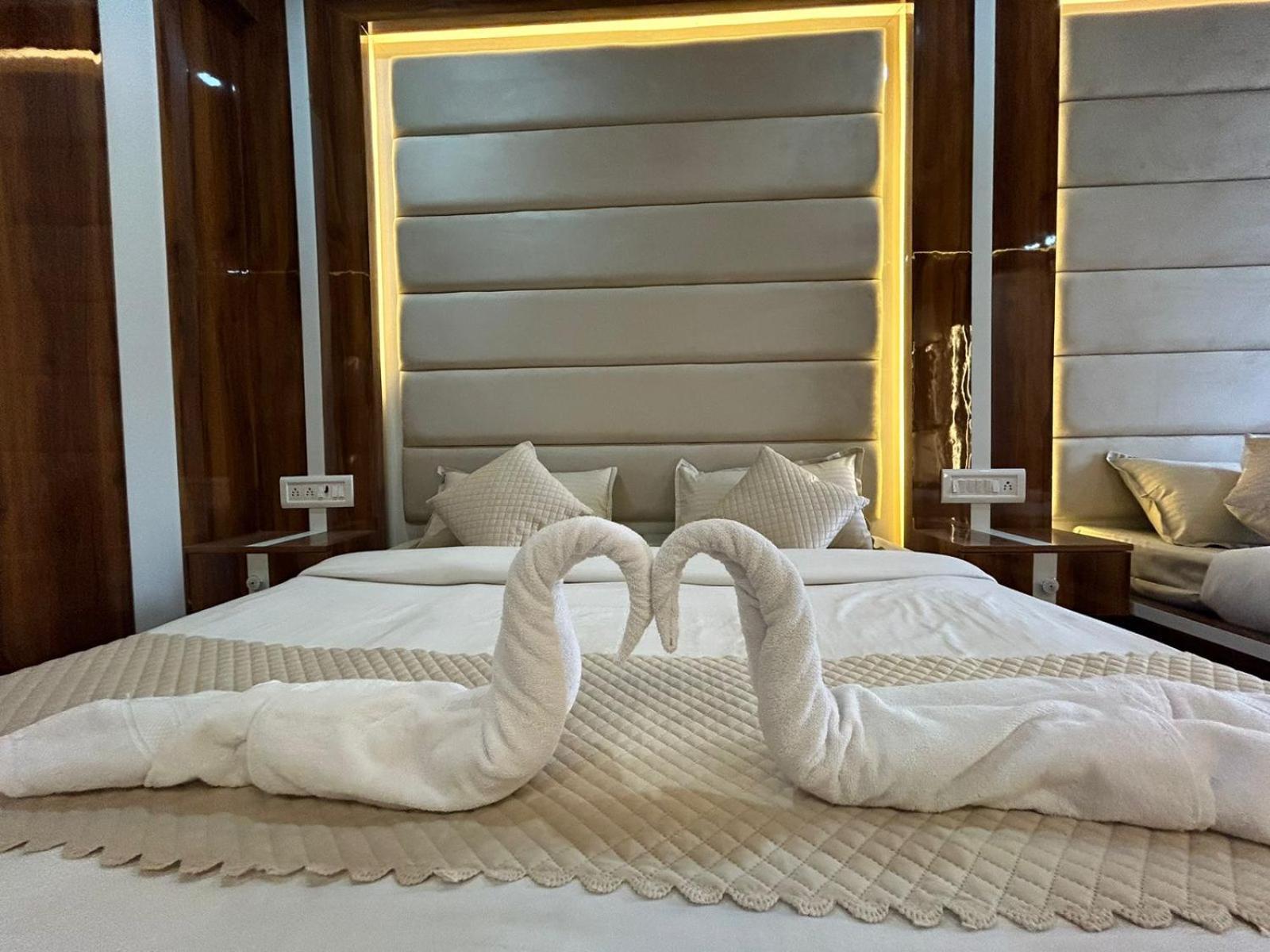 רישיקש Hotel Dev Ganga מראה חיצוני תמונה