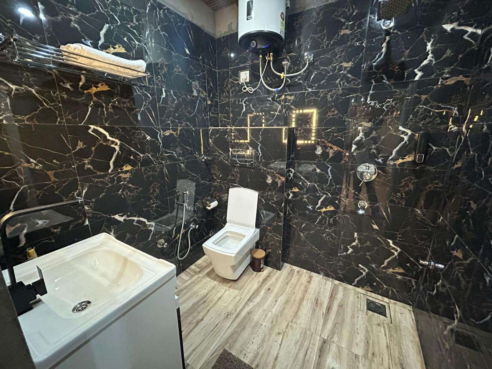 רישיקש Hotel Dev Ganga מראה חיצוני תמונה